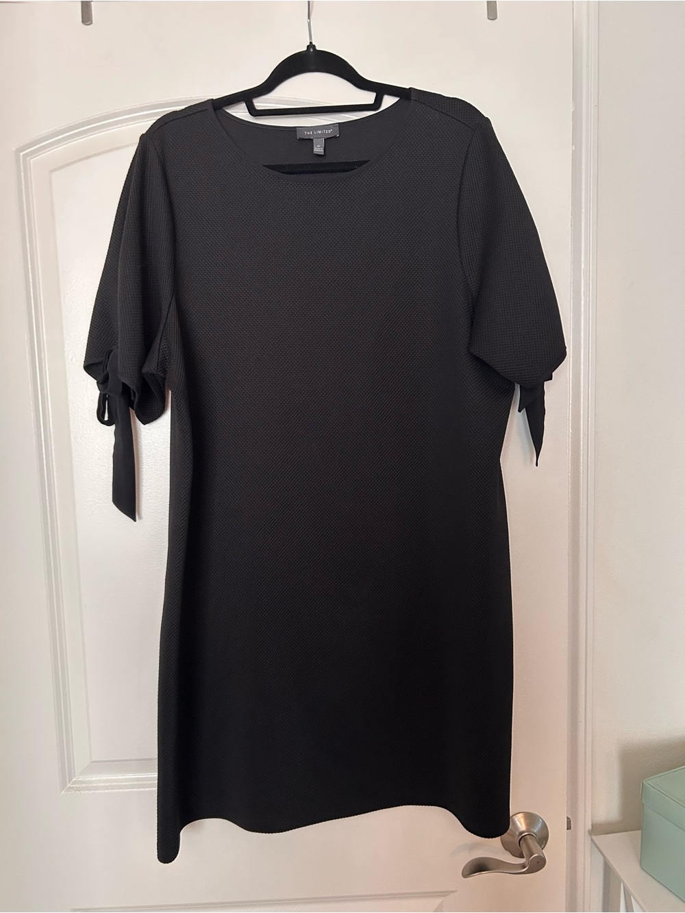 The Limited Black Midi Tie-Sleeve Shift Dress